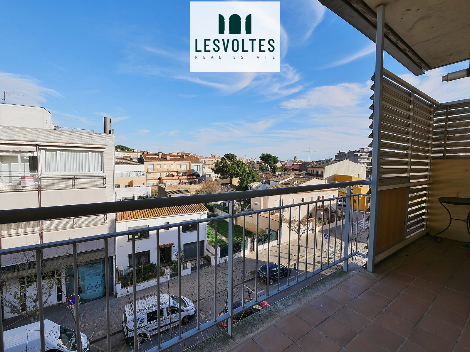 APARTMENT 100m2 WITH GOOD DISTRIBUTION AND CLEAR VIEWS FOR SALE IN PALAFRUGELL.