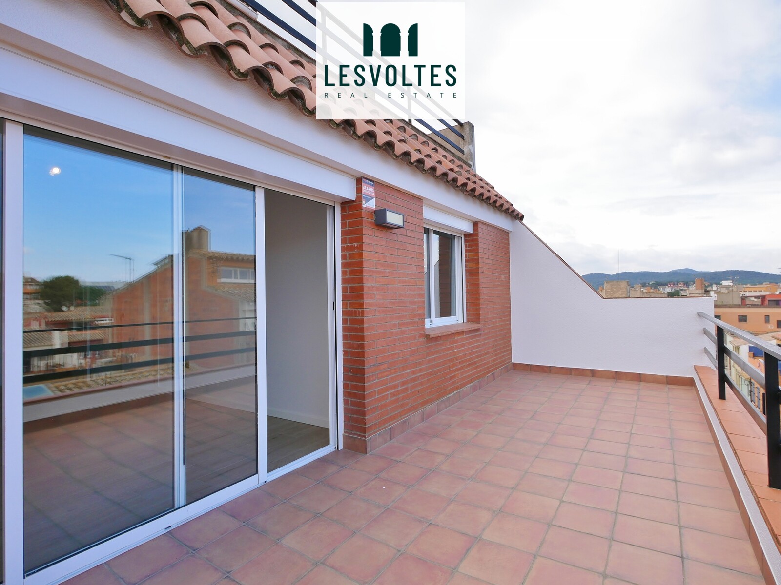 BRAND NEW 3 BEDROOM APARTMENT IN THE CENTER OF PALAFRUGELL