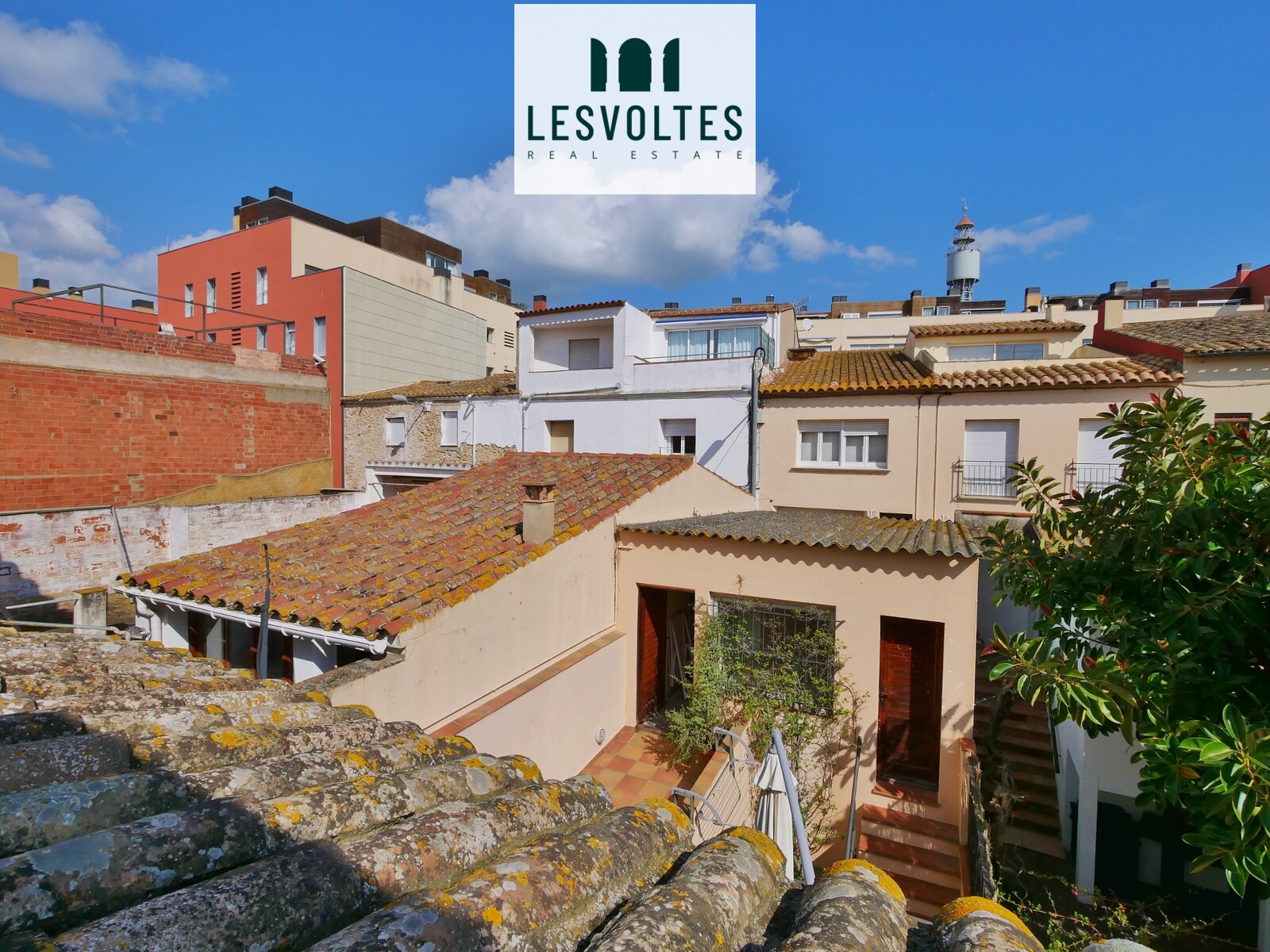 3 BEDROOM HOUSE WITH GARAGE IN THE CENTER OF PALAFRUGELL