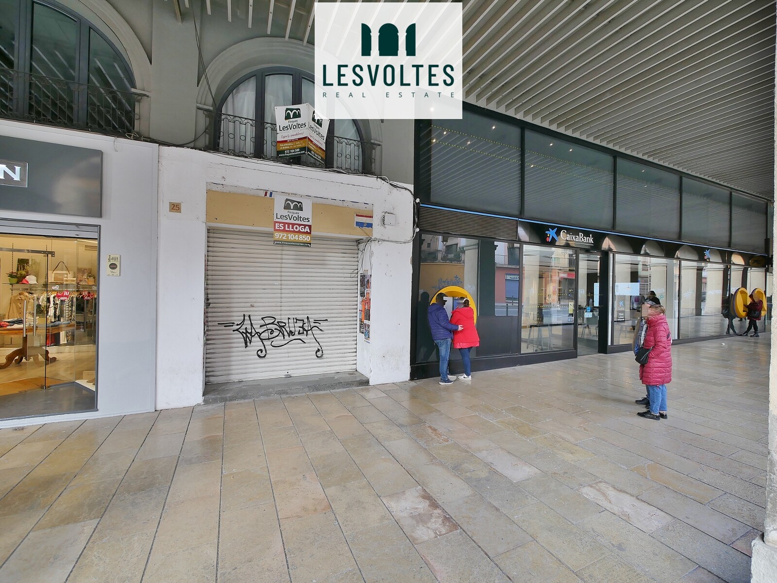 COMMERCIAL PREMISES IN THE CENTER OF LA BISBAL D'EMPORDÀ, IDEAL FOR SUPERMARKETS OR LARGE COMMERCIAL SURFACES. 
