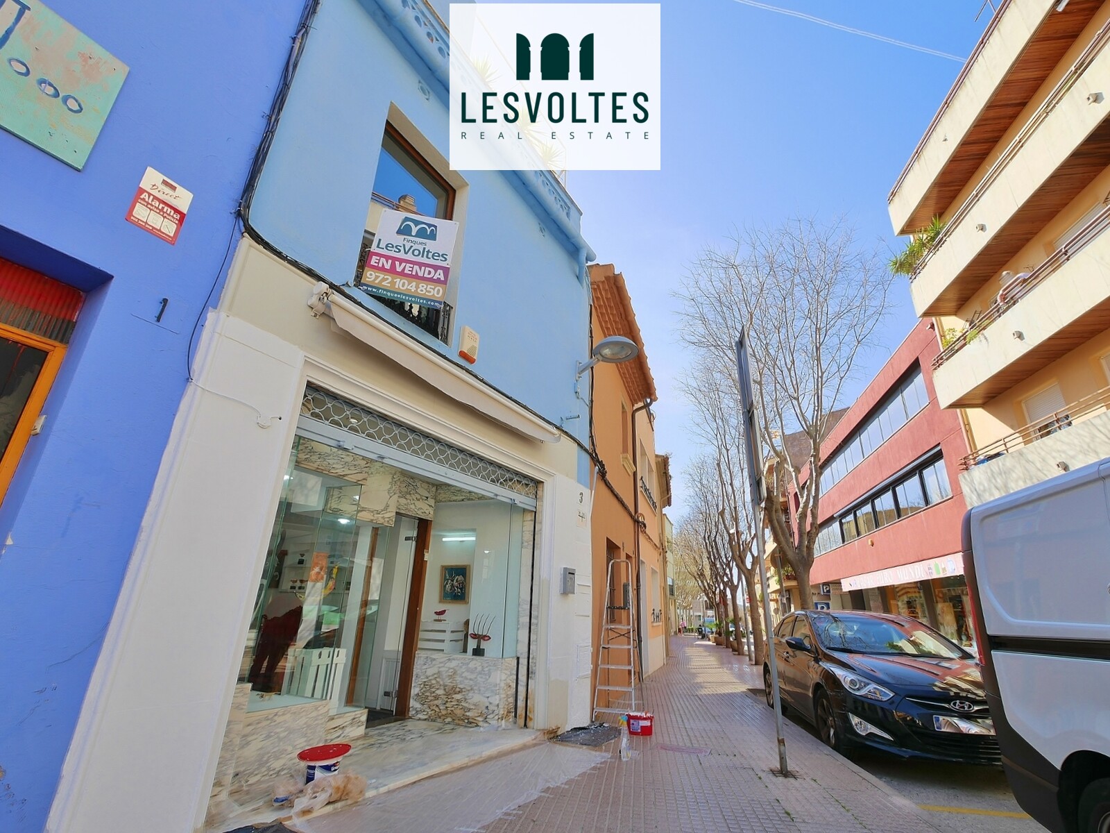 CHANCE! RENOVATED HOUSE WITH CHARM AND GOOD CONDITION IN THE HEART OF PALAFRUGELL. TERRACE ON THE TOP FLOOR.