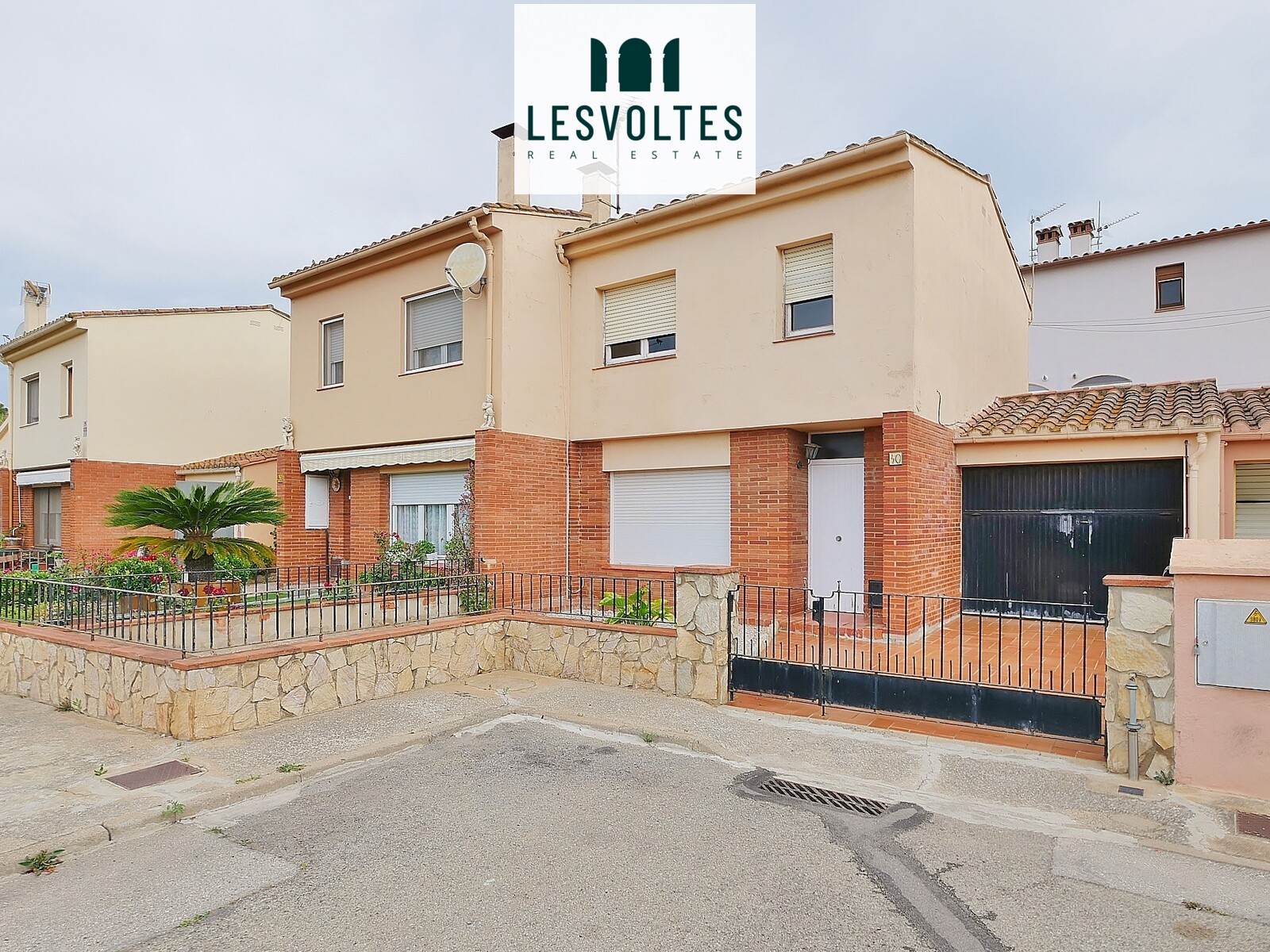 THREE BEDROOM HOUSE WITH GARDEN AND GARAGE IN PALAFRUGELL