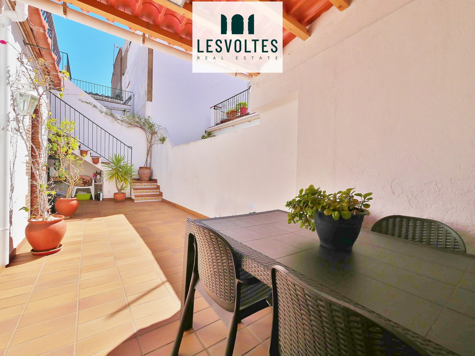 MAGNIFICENT TOWN HOUSE WITH PATIO AND RUSTIC STYLE IN PERFECT CONDITION OF CONSERVATION IN THE CENTER OF PALAFRUGELL